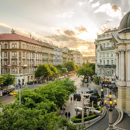 Vigszinhaz Auberge de jeunesse Budapest