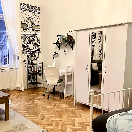 Vigszinhaz Auberge de jeunesse *